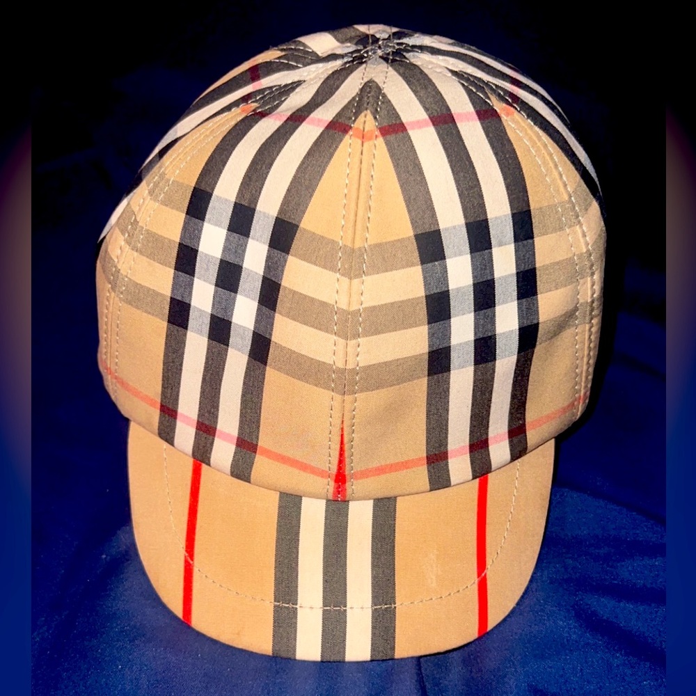 Baby Burberry adjustable baseball cap (Authentic)